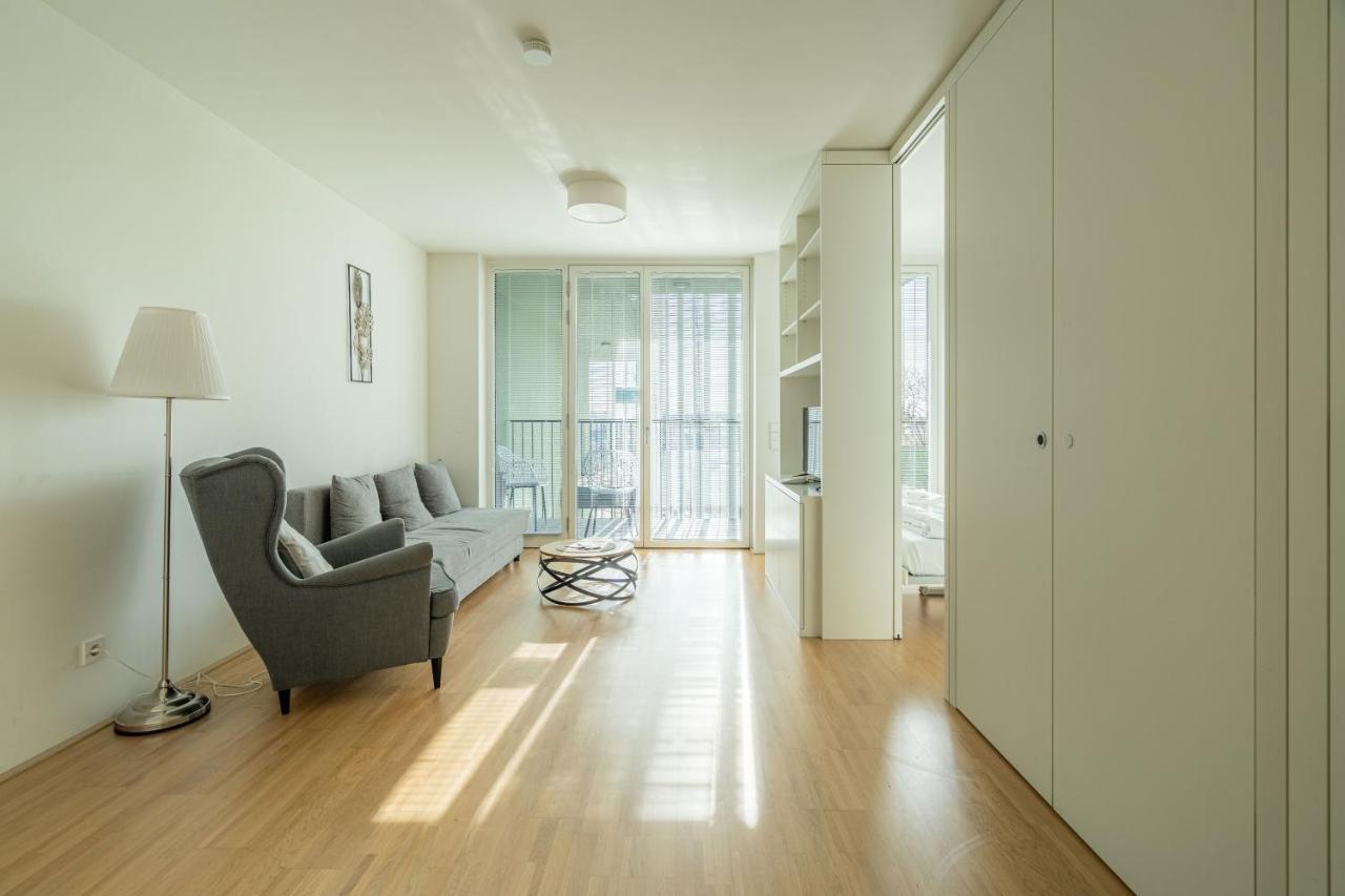 Easy Flat Green Prater Vienna Exterior photo